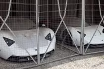 “Đắng lòng” nhìn dàn siêu xe Nga nằm phủ bụi “chờ chết“