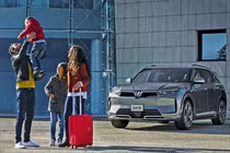 VINFAST tích hợp dịch vụ âm thanh trực tuyến TUNEIN cho VF & VF9