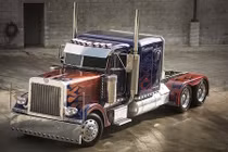 Cận cảnh “siêu xe đầu kéo” Optimus trong Transformers