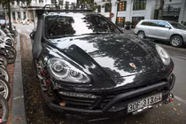 “Soi” Porsche Cayenne độ của ông Đặng Lê Nguyên Vũ