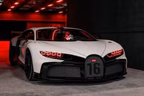 Siêu xe Bugatti Chiron Pur Sport hơn 3,5 triệu USD độ Star War
