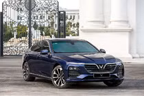 Kỷ niệm một năm giao xe Lux, VinFast tặng quà "khủng"