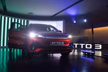 BYD Atto 3 từ 755 triệu đồng Thái Lan, “chung mâm” VinFast VF e34