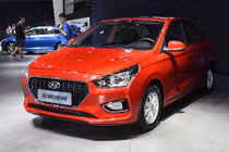 Xe ôtô Hyundai Reina 2017 "chốt giá" từ 172 triệu đồng