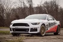 Ford Mustang phong cách xe đua hoài cổ "siêu độc đáo"