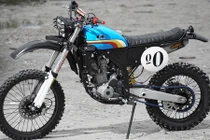 Môtô Kawasaki KLX250 phong cách thời trang thập niên 70 