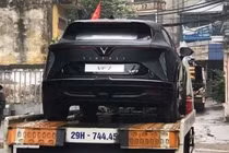 VinFast VF7 chạy 450 km/lần sạc lần đầu lăn bánh tại Việt Nam