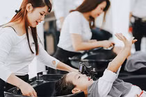 Từ 1/8, thu thuế kinh doanh cắt tóc, massage, gội đầu