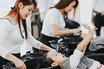 Từ 1/8, thu thuế kinh doanh cắt tóc, massage, gội đầu