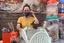 Nam shipper bị hành hung vì nhục mạ tài xế, đập phá ô tô