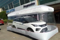 Chống đại dịch Covid-19, Tata bọc ôtô trong bong bóng giao khách 