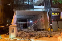 Khởi tố vụ sập giàn cẩu khiến 4 người tử vong trên phố Nguyễn Công Trứ