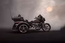 "Soi" Harley-Davidson Tri Glide CVO 3 bánh hơn 1 tỷ đồng