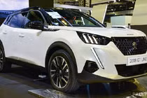 Peugeot 2008 khoảng 2 tỷ đồng tại Singapore, "đấu" Honda HR-V