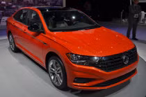 Volkswagen Jetta 2019 “chốt giá” 442 triệu đồng cạnh tranh Mazda3