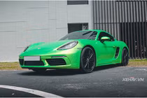 Porsche 718 Cayman của thủ môn Bùi Tiến Dũng “lột xác" thay áo mới