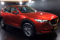Xe ôtô Mazda CX-5 2017 “thét giá” tiền tỷ tại Singapore 