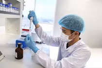 Việt Nam: Sẽ tiêm thử vắc-xin COVID-19 trước cho 3 người