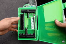 Cách xử lý khi xe ôtô thủng lốp khi không lốp dự phòng