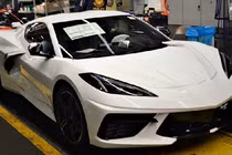 Cặp đôi đặt mua Corvette C8 trùng số VIN Corvette C1 1953