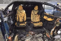 Ôtô điện Tesla Model X tiền tỷ "nát bét" sau tai nạn 