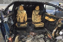 Ôtô điện Tesla Model X tiền tỷ "nát bét" sau tai nạn 