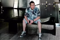 Chồng cũ Lệ Quyên ăn mặc như trai 18 ở tuổi U50