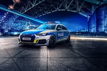 Audi RS4 Avant "biến hình" xe cảnh sát với gói độ ABT