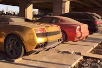 Dàn siêu xe triệu đô bị chủ nhân "vứt không ai nhận"