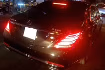 Mercedes-Maybach S600 bất ngờ lăn bánh trên phố Việt