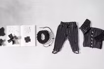 Kỳ thú loại quần áo có thể “lớn” theo bé con