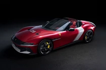 Ferrari 12Cilindri Spider lấy cảm hứng màu sắc từ xe đua F1 SF-25