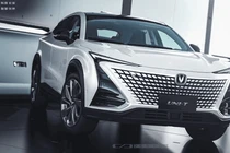 "Xe Tàu” Changan UNI-T sanh chảnh xấp xỉ 600 triệu đồng