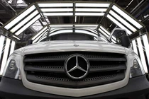 Triệu hồi gần 1,3 triệu xe sang Mercedes-Benz dính lỗi phần mềm