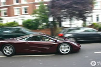 Ngắm quái xế McLaren F1 độ “rực rỡ” của Mr.Bean 