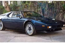 "Xế cụ" BMW M1 đắt ngang hai siêu xe Ferrari đập hộp