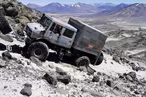 Mercedes-Benz Unimog lập kỷ lục khi leo cao tới 6.694 mét