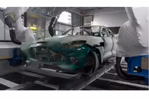 Siêu SUV Aston Martin DBX 2021 bắt đầu đi vào sản xuất