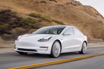 Đặt mua Tesla Model 3, nhiều khách hàng chờ 7 năm vẫn chưa nhận xe