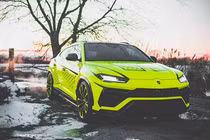 Siêu SUV Lamborghini Urus màu độc của dân chơi Việt tại Mỹ