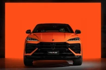 Lamborghini đạt doanh số bán siêu xe kỷ lục, vẫn "thua" Ferrari