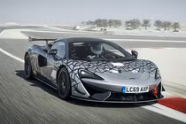 Ra mắt siêu xe McLaren 620R 2020 "người anh em" 570S GT4