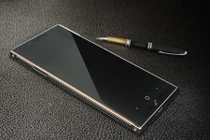 Dân chơi siêu xe "phát sốt" với điện thoại Lamborghini