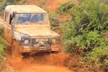 VOC 2015 ngày thứ 2: Địa hình đánh bại loạt xe offroad “khủng“