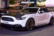 Dân chơi xe cơ bắp Ford Mustang "tụ hội" ở Sài Gòn