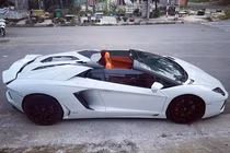 Đại gia Sài Gòn "lột xác" nội thất Lamborghini Aventador tiền tỷ