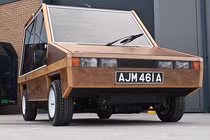 "Xế hộp" Towns Interstyl Hustler làm từ gỗ siêu độc đáo