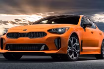 Kia Stinger 2021 nâng cấp động cơ, có thoát kiếp “xe cỏ”?