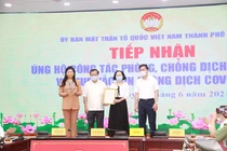 Gia đình nguyên Bí thư Phạm Quang Nghị ủng hộ 100 triệu vào Quỹ vắc-xin