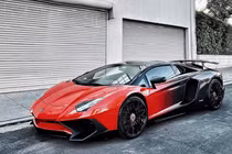Chris Brown lại thay áo cho Lamborghini Aventador SV Roadster 